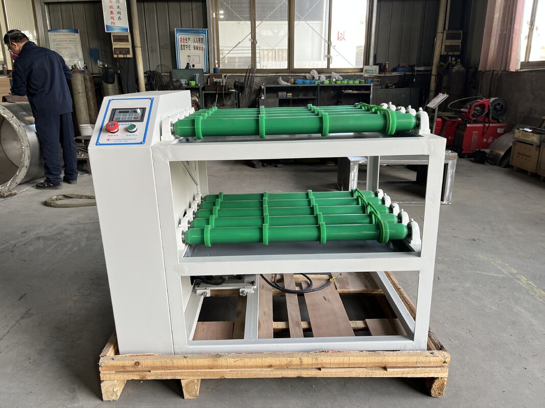 Double-layer, multi-station industrial jar-type grinding equipment for small-batch powder grinding