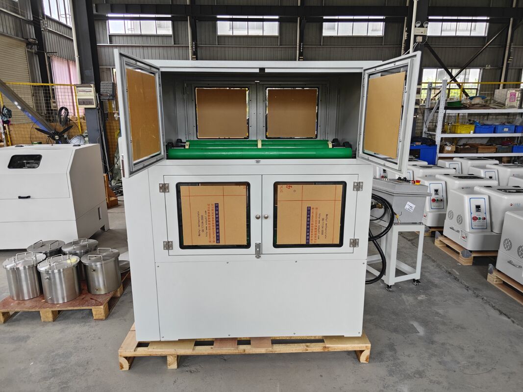 Double-layer, multi-station industrial jar-type grinding equipment for small-batch powder grinding